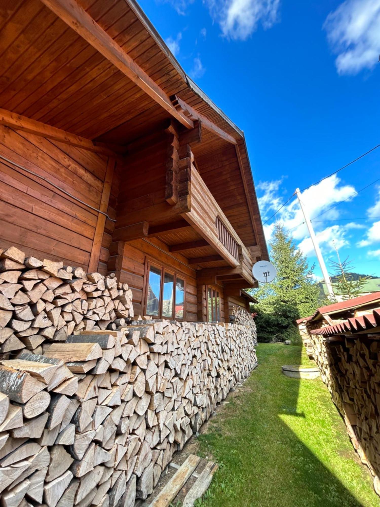 Guest House Kaspiy Bukovel Exteriör bild